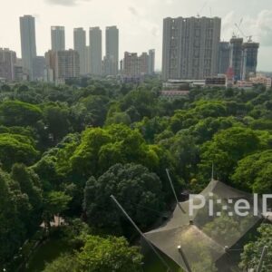PD0523 - Urban Oasis: Flying Over Mumbai's Rani Bagh Park and Zoo