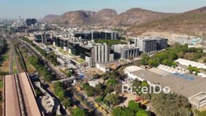 PD0545 - Connectivity and Commerce: An Aerial of Airoli's IT Hub and Train Station