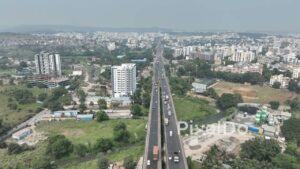 PD0597 - Urban Expressway: Following the Mumbai-Satara Highway over Warje Bridge