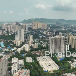 PD0642 - Urban Sprawl at the Foot of a Mountain Range