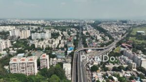 PD0640 - The Arteries of the City: A Major Expressway Through a Dense Metropolis