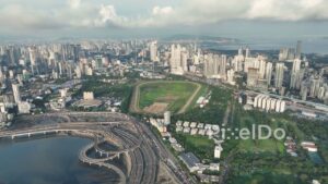 PD0262 - Panoramic Aerial View of Mumbai's Coastal Road, Racecourse, and Skyline