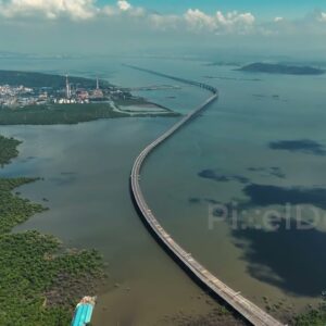 PD0317 - Epic Aerial Flyover of the Atal Setu Sea Link Bridge in Mumbai